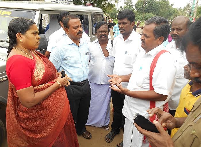 ஸ்ரீவில்லிபுத்தூரில் பசுக்களுடன் மறியலில் ஈடுபட முயன்றவர்களுடன் பேச்சு வார்த்தை: போராட்டம் வாபஸ்