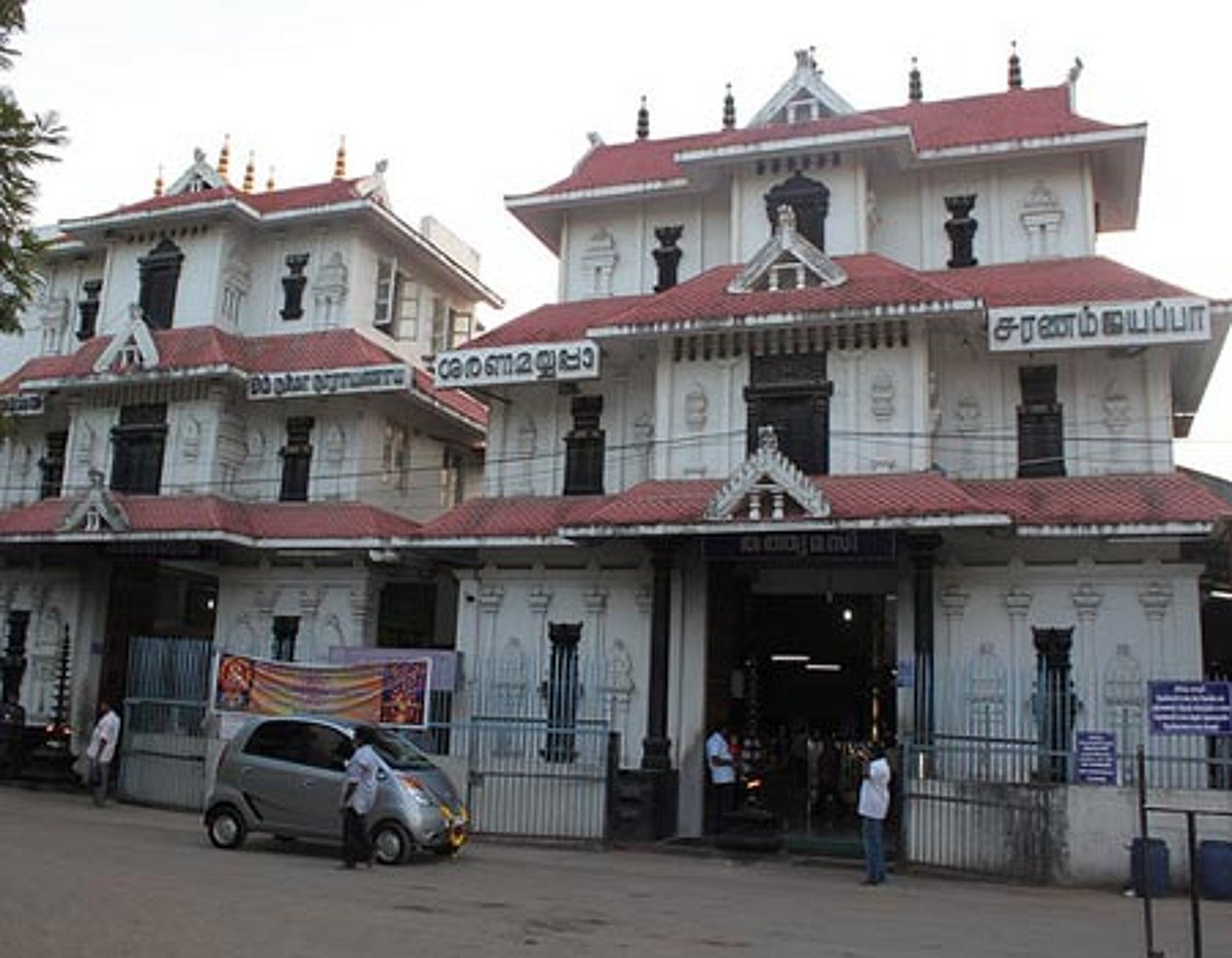 மகாலிங்கபுரம் ஸ்ரீ ஐயப்பன், குருவாயூரப்பன் கோயிலில் சபரிமலை புதிய மேல் சாந்தி தரிசனம்