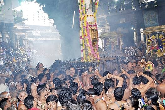 சிதம்பரம் ஸ்ரீநடராஜர் கோயிலில் கொடியேற்றம்! திரளான பக்தர்கள் பங்கேற்பு