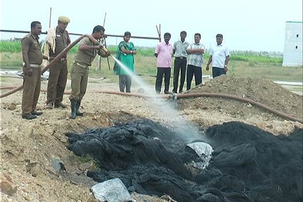 அருப்புக்கோட்டை அருகே அனுமதியின்றி கருந்திரிகளை தயாரித்த பட்டாசு ஆலைக்கு சீல்வைப்பு