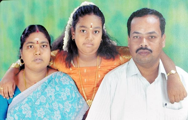 ரூ. 1.75 கோடியை திரும்ப தராததால் விரக்தி: நெல்லை அருகே ரியல் எஸ்டேட் அதிபர் மனைவி, மகளுடன் தற்கொலை