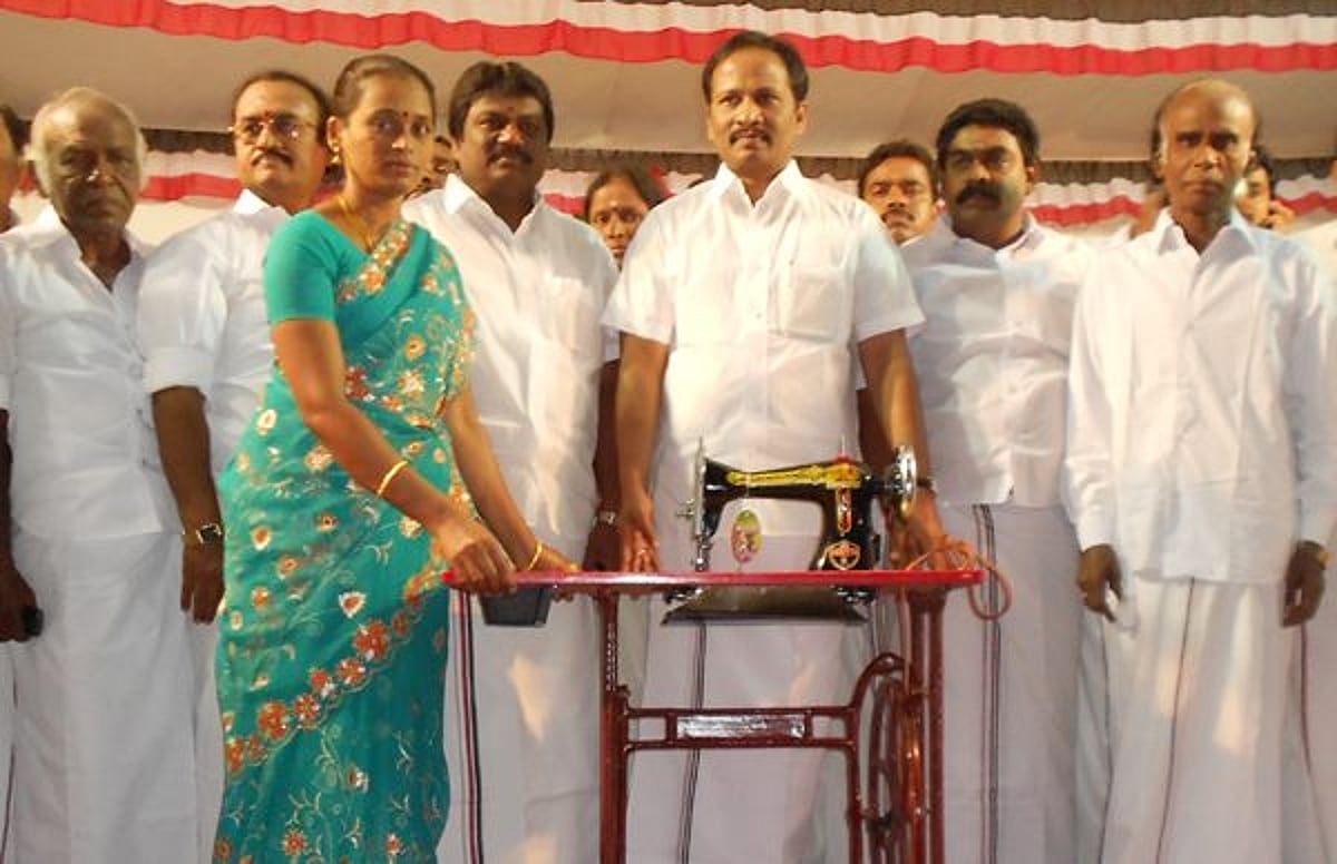 போர் நிதிக்காக வைர, தங்க நகைகளை அளித்தவர் ஜெயலலிதா : ஏ.அருண்மொழிதேவன்