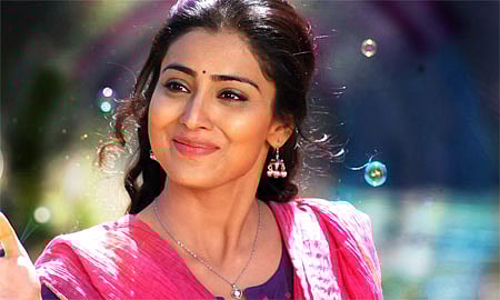 'எனக்கு 35 உனக்கு 25’! தன்னை விட பத்து வயது இளையவரை மணக்கவிருக்கிறார் நடிகை ஸ்ரேயா!