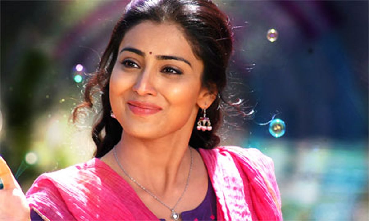 'எனக்கு 35 உனக்கு 25’! தன்னை விட பத்து வயது இளையவரை மணக்கவிருக்கிறார் நடிகை ஸ்ரேயா!