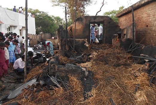 சிதம்பரம் அருகே தீ விபத்து: 5 வீடுகள் எரிந்து சேதம்