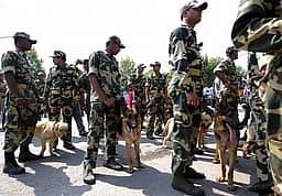 வாய்ப்பை நழுவவிடாதீர்கள்... மத்திய ரிசர்வ் காவல் படையில் 9197 காவலர் பணியிடங்கள்: விண்ணப்பங்கள் வரவேற்பு!