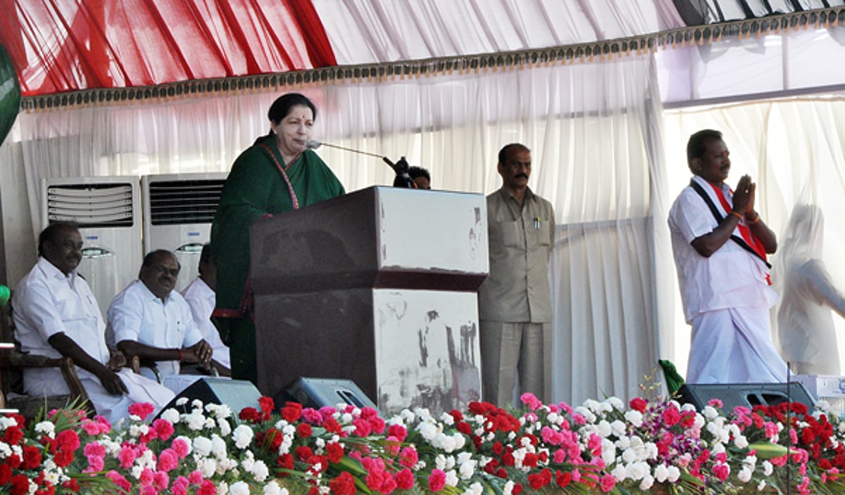 தி.மு.க.வினருக்கு எதை பார்த்தாலும் இரட்டை இலை போலவே தெரிகிறது: ஜெயலலிதா பேச்சு