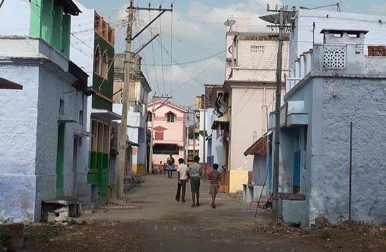 விருதுநகர் : 75 ஆண்டுகளாக கட்சிக் கொடிகள், தோரணங்கள் கட்டாத விநோத கிராமம்