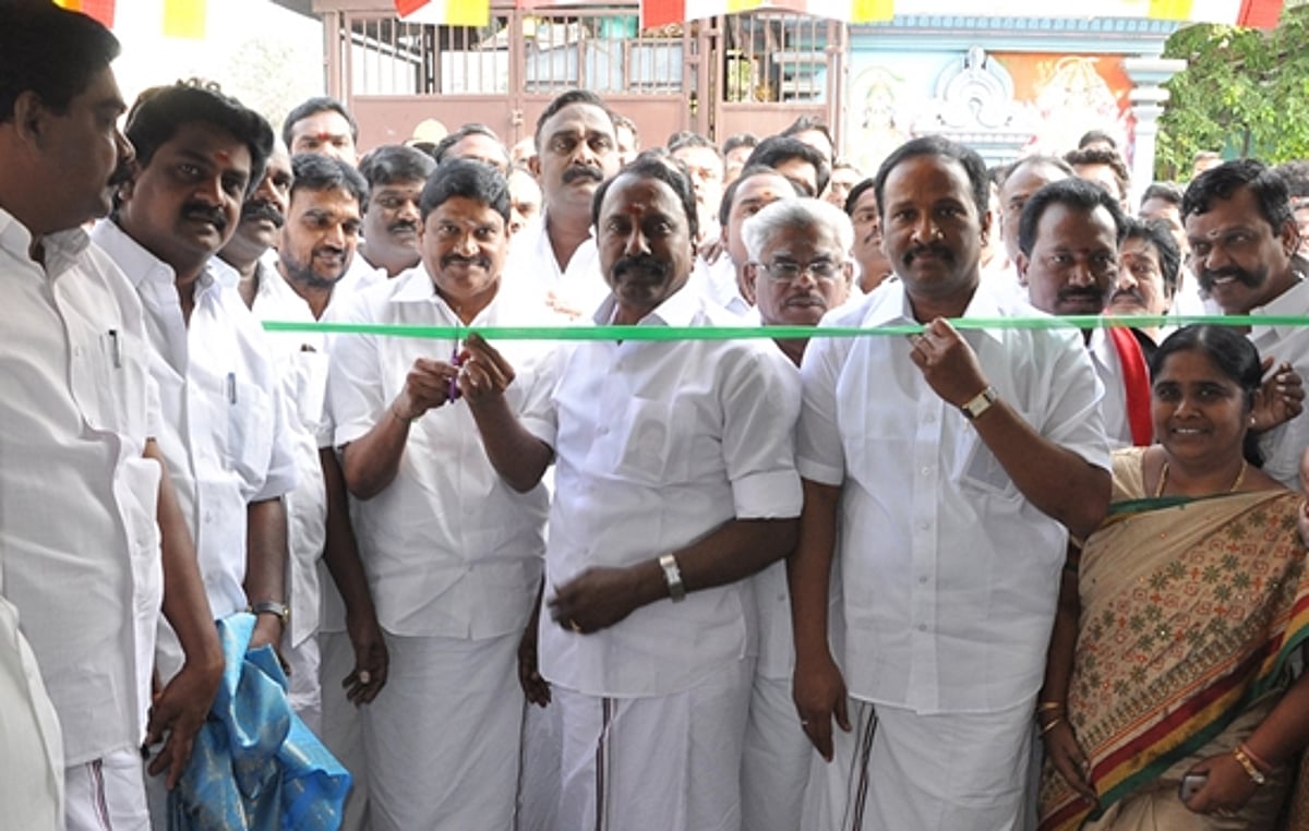 சிதம்பரத்தில் அதிமுக தேர்தல் அலுவலகம் திறப்பு: அமைச்சர் எம்.சி.சம்பத் திறந்து வைத்தார்