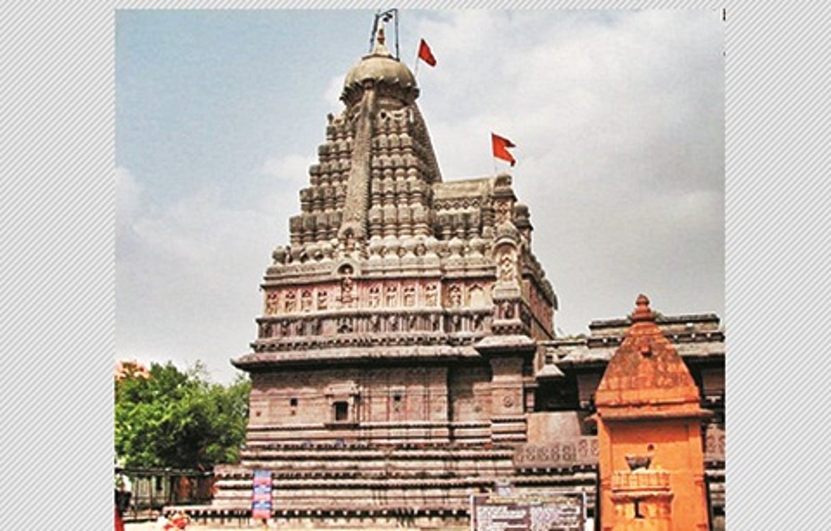 51சக்தி பீடம்: வேரூல் அர்த்தநாரீஸ்வரி