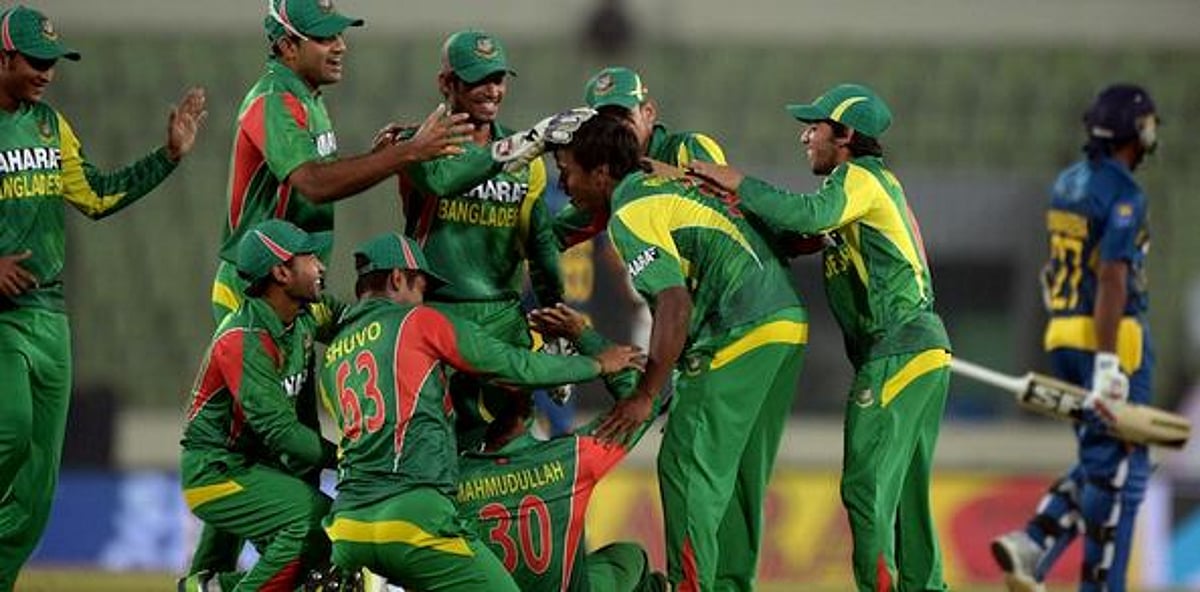 தத்தளிக்கும் இலங்கை: வங்கதேசத்தை வெல்ல போராட்டம்