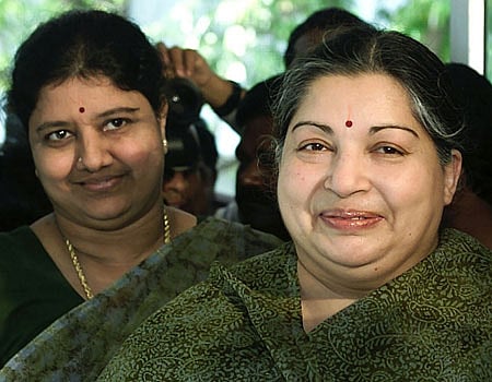 இந்த நாளில் அன்று(10.06.1999)டான்சி வழக்கு: ஜெயலலிதா, சசிகலா உள்ளிட்டோர் மீது குற்றச்சாட்டு பதிவு