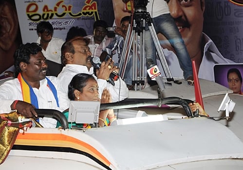 எம்ஜிஆரை மறந்த ஜெயலலிதா இரட்டை இலையை மறப்பாரா? விஜயகாந்த் கேள்வி