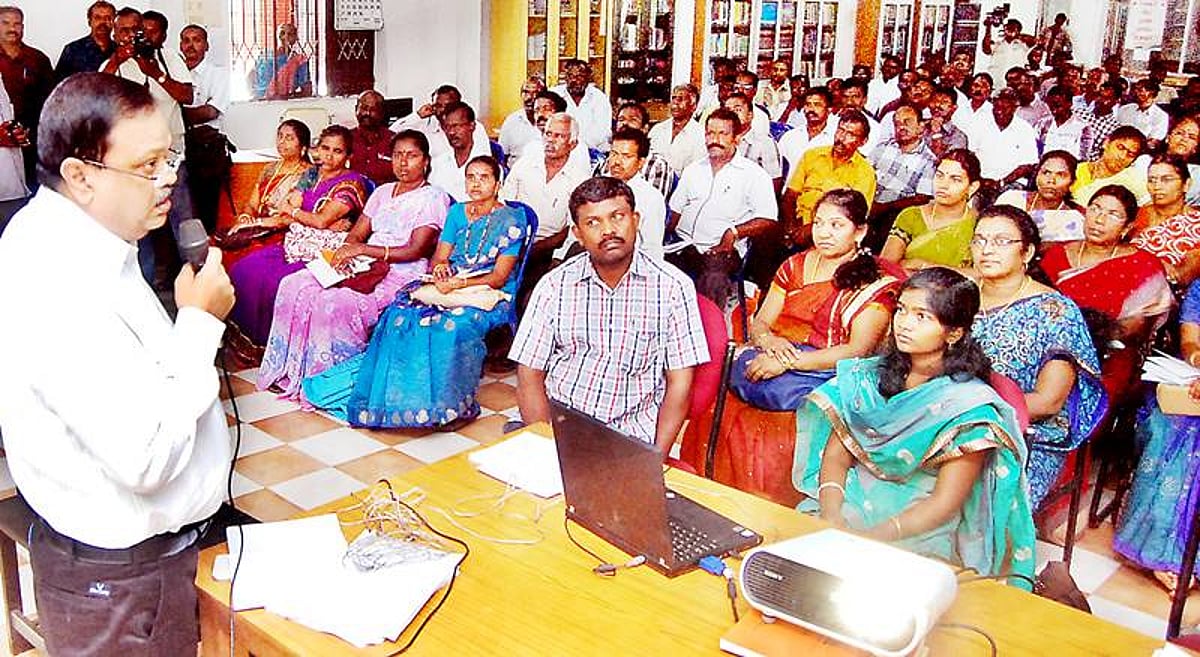 நெல்லை மாவட்டத்தில் வாக்குப்பதிவு அலுவலர்களுக்கு பயிற்சி