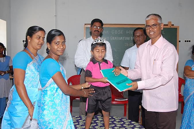 கே.ஜி. குழந்தைகளுக்கு பட்டமளிப்பு விழா