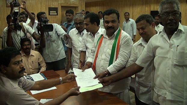 விருதுநகரில் காங்கிரஸ் வேட்பாளர் மாணிக்கம் தாகூர் வேட்பு மனுத்தாக்கல்