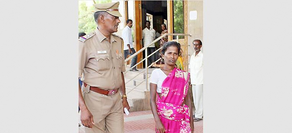 நெல்லை: ஆட்சியர் அலுவலகத்தில் தற்கொலை செய்ய முயன்ற பெண்