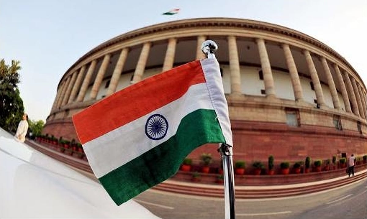 இந்த நாளில் அன்று - (23.08.1964) - இந்திய மக்களை ஒன்றுபடுத்தவல்லது ஹிந்தியே - உப ராஷ்டிரபதி ஜாகிர் உசேன் வலியுறுத்தல்