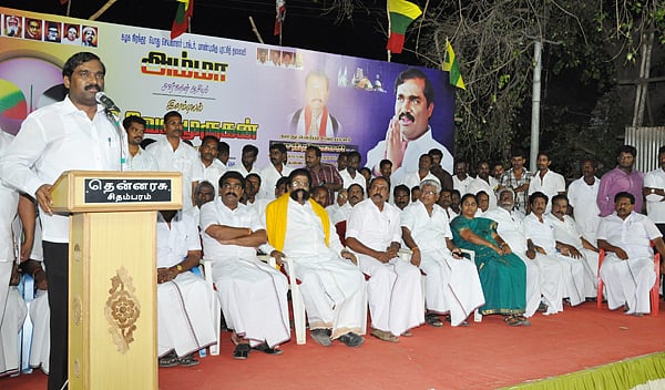 ஒரே நேரத்தில் 5 கட்சி தலைமையுடன் கூட்டணி பேசியவர்கள் ராமதாஸ், விஜயகாந்த்: பண்ருட்டி தி.வேல்முருகன்