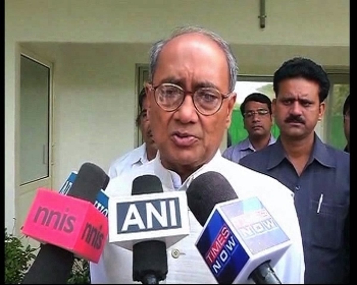 பலாத்காரம் குறித்து மோடியிடம் கேள்வி எழுப்ப வேண்டியதுதானே? ஊடகங்கள் மீது திக்விஜய் சிங் பாய்ச்சல்