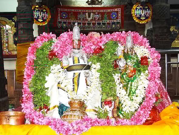 பழனி இலக்குமி நாராயணப் பெருமாள் கோயிலில் சித்திரைத் திருவிழா கொடியேற்றத்துடன் துவக்கம்