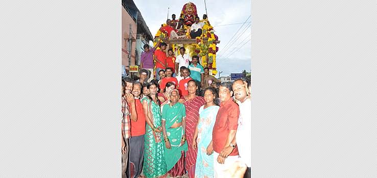 சிதம்பரம் ஸ்ரீகூத்தாண்டவர் கோயில் 115-வது ஆண்டு தேரோட்டம்! திரளான மக்கள் பங்கேற்பு