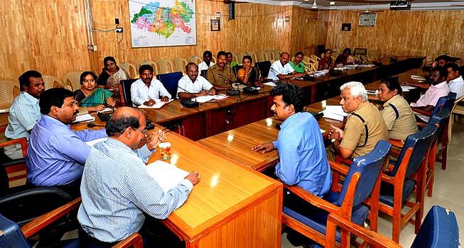 விருதுநகரில் தமிழ்நாடு அரசு பணியாளர் தேர்வாணையத்தின் குரூப்-2 தேர்வுக்கான முன்னேற்பாடு கூட்டம்