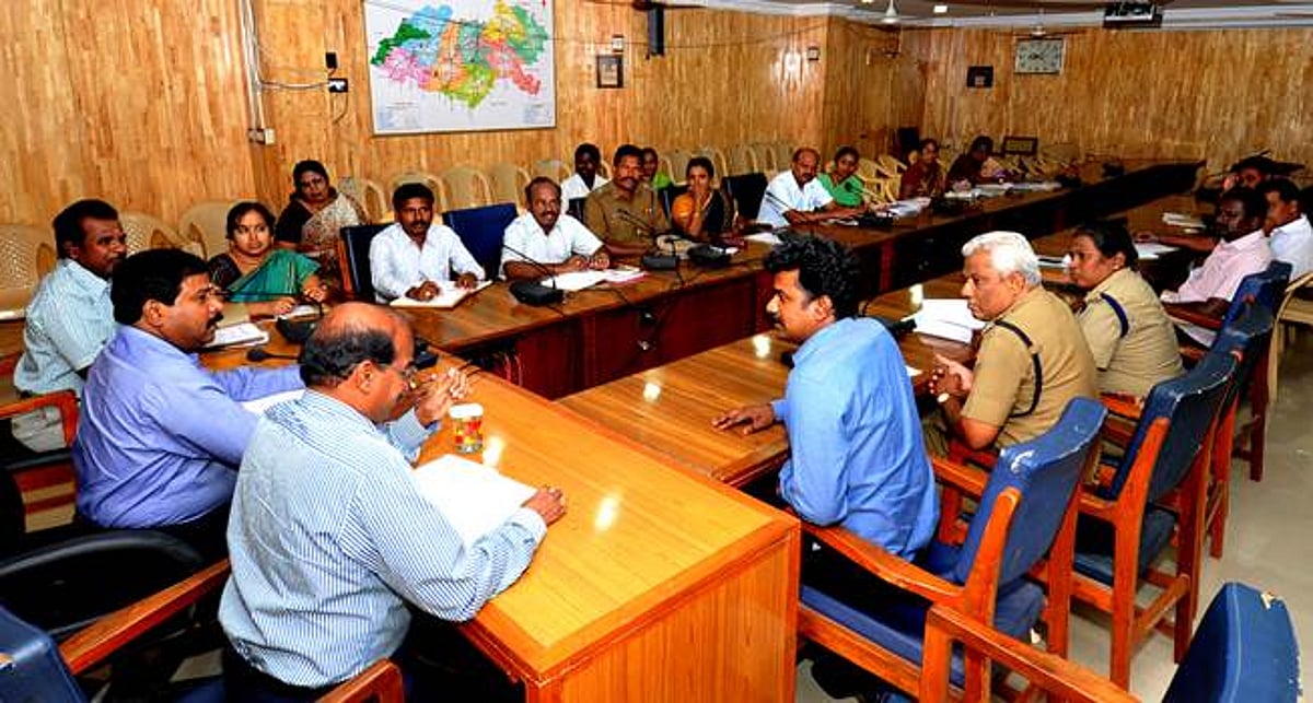 விருதுநகரில் தமிழ்நாடு அரசு பணியாளர் தேர்வாணையத்தின் குரூப்-2 தேர்வுக்கான முன்னேற்பாடு கூட்டம்