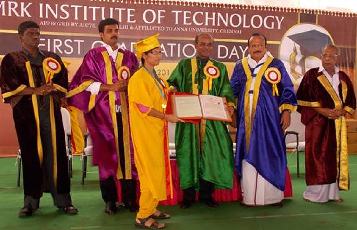 32 லட்சம் மாணவர்கள் புற்று நோயால் பாதிக்கப்பட்டுள்ளனர்: முன்னாள் துணைவேந்தர் விஸ்வநாதன்