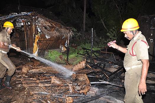 சிதம்பரத்தில் தீவிபத்து: வீடு மற்றும் வெல்டிங் ஒர்க்க்ஷாப் எரிந்து சேதம்