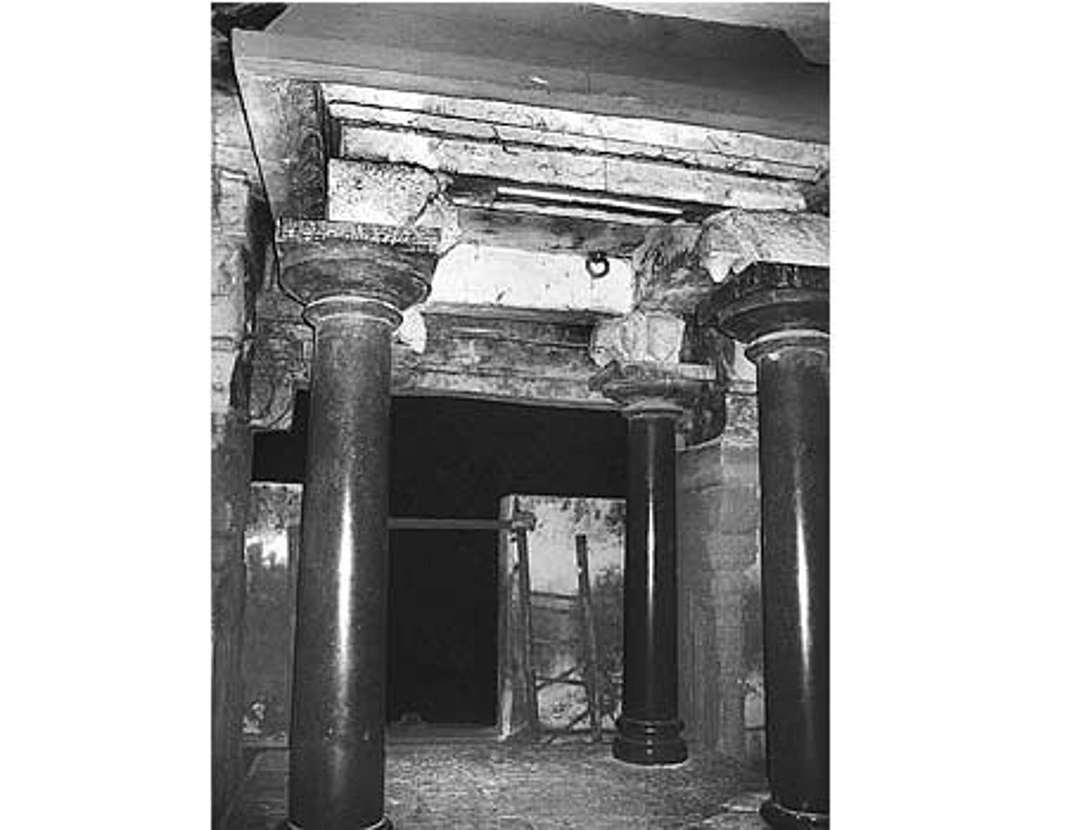 அரிச்சந்திர புராணம் அரங்கேறிய மண்டபம்