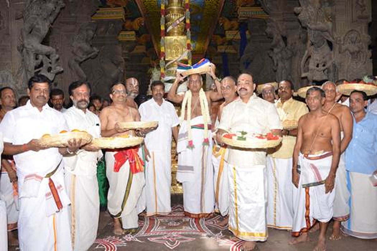 ஸ்ரீரங்கம் கோயிலிருந்து ஸ்ரீஆண்டாளுக்கு வஸ்திர மரியாதை