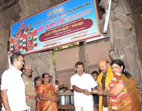 ஸ்ரீஆண்டாள் கோவில் தேரோட்டம்: 25 ஆயிரம் பேருக்கு அன்னதானம்