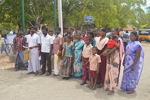 ஜாதி சான்றிதழ் வழங்கக் கோரி புதிரைவண்ணான் அமைப்பினர் ஆட்சியர் அலுவலகம் முற்றுகை