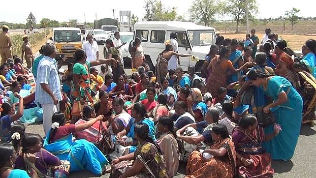 சத்துணவு, அங்கன்வாடி ஊழியர் சங்கத்தினர் சாலை மறியல் போராட்டம்: 600 பேர் கைது