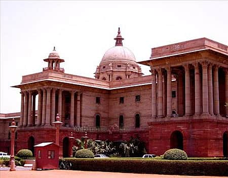 எனக்குக் கூடத்தான் பிரதமர் ஆக விருப்பம்; என்னால் ஆக முடியுமா? சொன்னது??