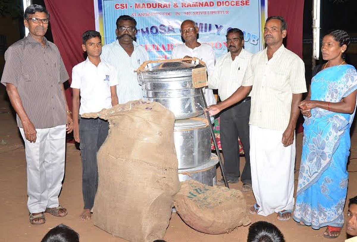 மதுப் பழக்கத்திலிருந்து திருந்தியோர் சுய தொழில் செய்து கொள்ள உதவிகள் வழங்கும் விழா