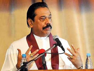 இலங்கை அரசியலில் திடீர் திருப்பம்: பிரதமராக மஹிந்த ராஜபட்ச பதவியேற்பு 