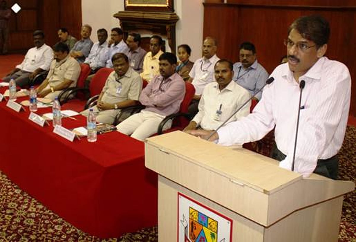 அண்ணாமலைப் பல்கலையில் ராக்கிங் கிடையாது: நிர்வாகி ஷிவ்தாஸ்மீனா ஐஏஎஸ்