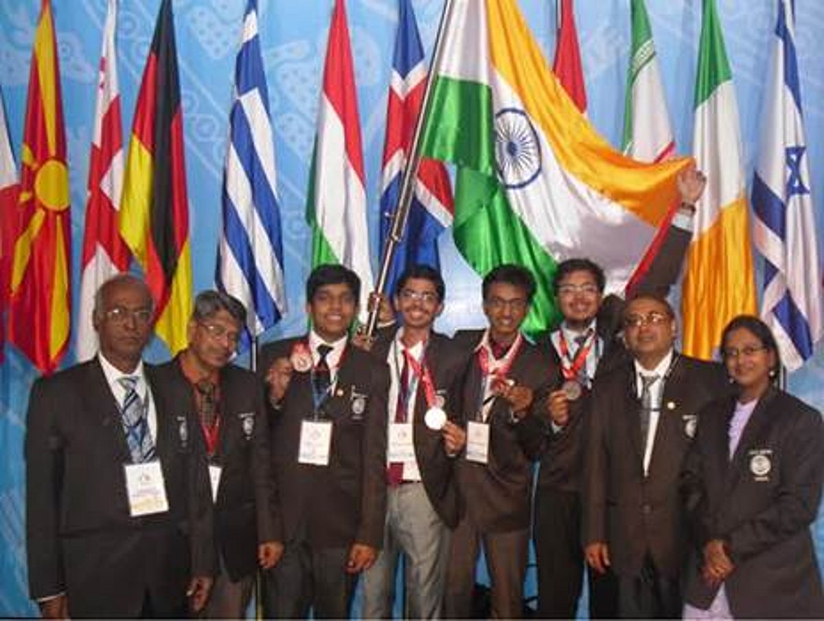 வியட்நாமில் நடைபெற்ற அகில உலக வேதியியல் ஓலிம்பியாட்டில் இந்திய மாணவர்கள் சாதனை