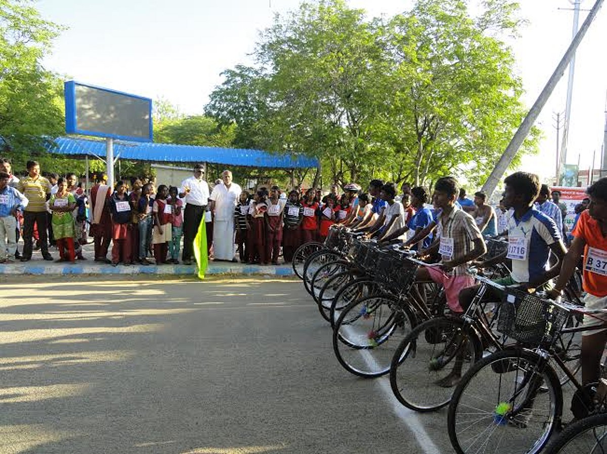 விருதுநகரில் அண்ணா பிறந்த நாள் விழா சைக்கிள் போட்டி