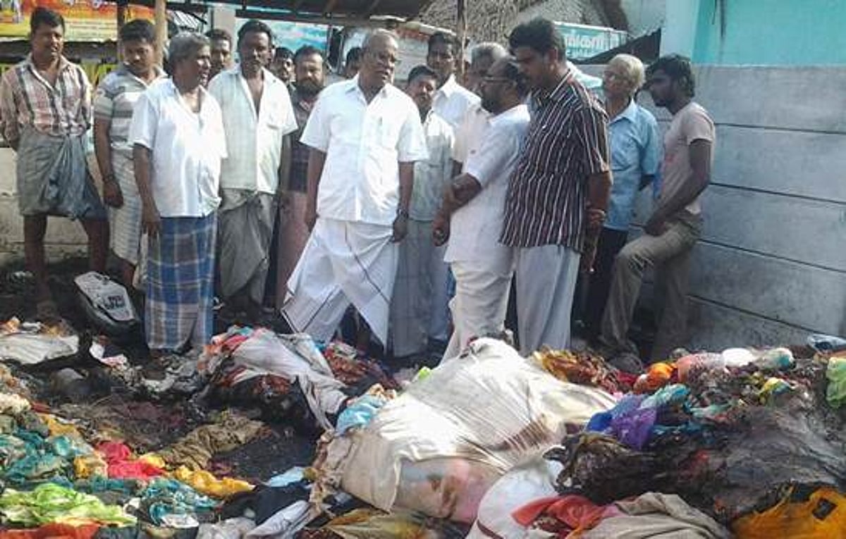 சிதம்பரத்தில் 5 கடைகள் எரிந்து ரூ.10 லட்சம் மதிப்புள்ள பொருள்கள் சேதம்