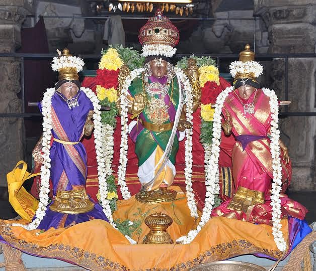 ஸ்ரீவடபத்ரசாயி கோவிலில் புரட்டாசி பிரம்மோற்ஸவம் கொடியேற்றத்துடன் தொடக்கம்