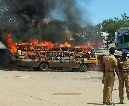 விருதுநகர் அருகே அரசு பேருந்தில் தீ