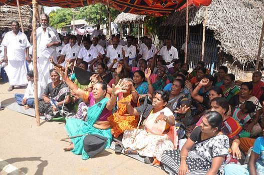 ஜெயலலிதா கைது: சிதம்பரம் அருகே கிள்ளையில் மீனவர்கள் உண்ணாவிரதம்