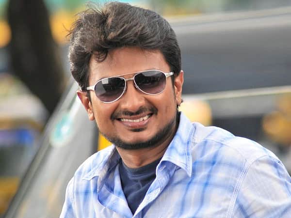 எந்த பதவியிலும் இல்லாத உதயநிதி கட்சிக் கொடி ஏற்றுவதால்  திமுக-வில் சலசலப்பு