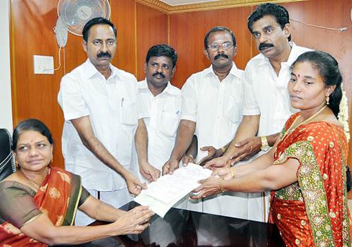 நெல்லையில் பா.ஜ.க. மேயர் வேட்பாளர் மனுதாக்கல்