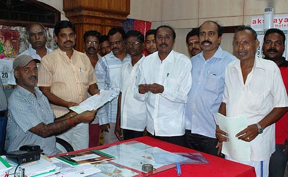 சிதம்பரம் நகராட்சியில் பாஜக வேட்பாளர்கள் வேட்புமனு தாக்கல்