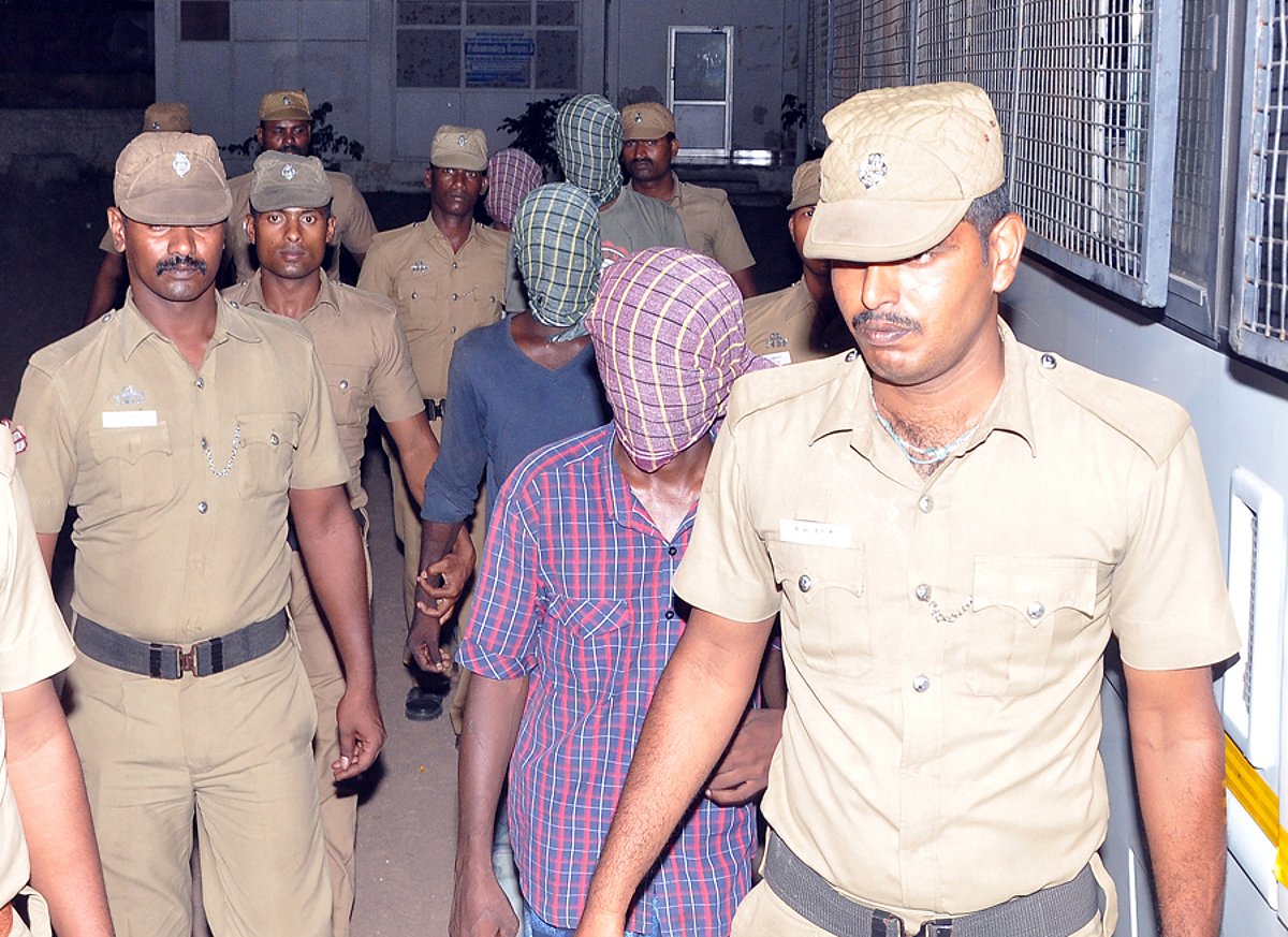 சிதம்பரம் இரட்டைக்கொலை வழக்கில் 4 பேர் மத்தியசிறையில் அடைப்பு