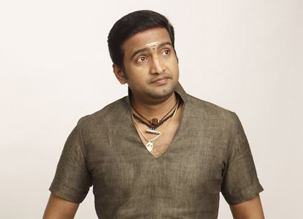 நடிகர் சந்தானம் முன் ஜாமீன் கோரி மனு தாக்கல்